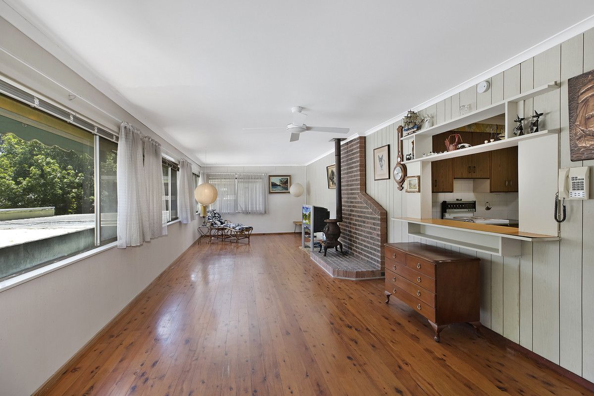 129 Lakin Street, Bateau Bay NSW 2261, Image 2