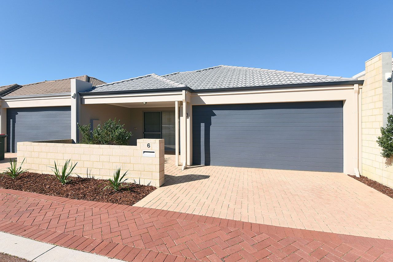 4 bedrooms House in 6 Dungarvan Court RIDGEWOOD WA, 6030