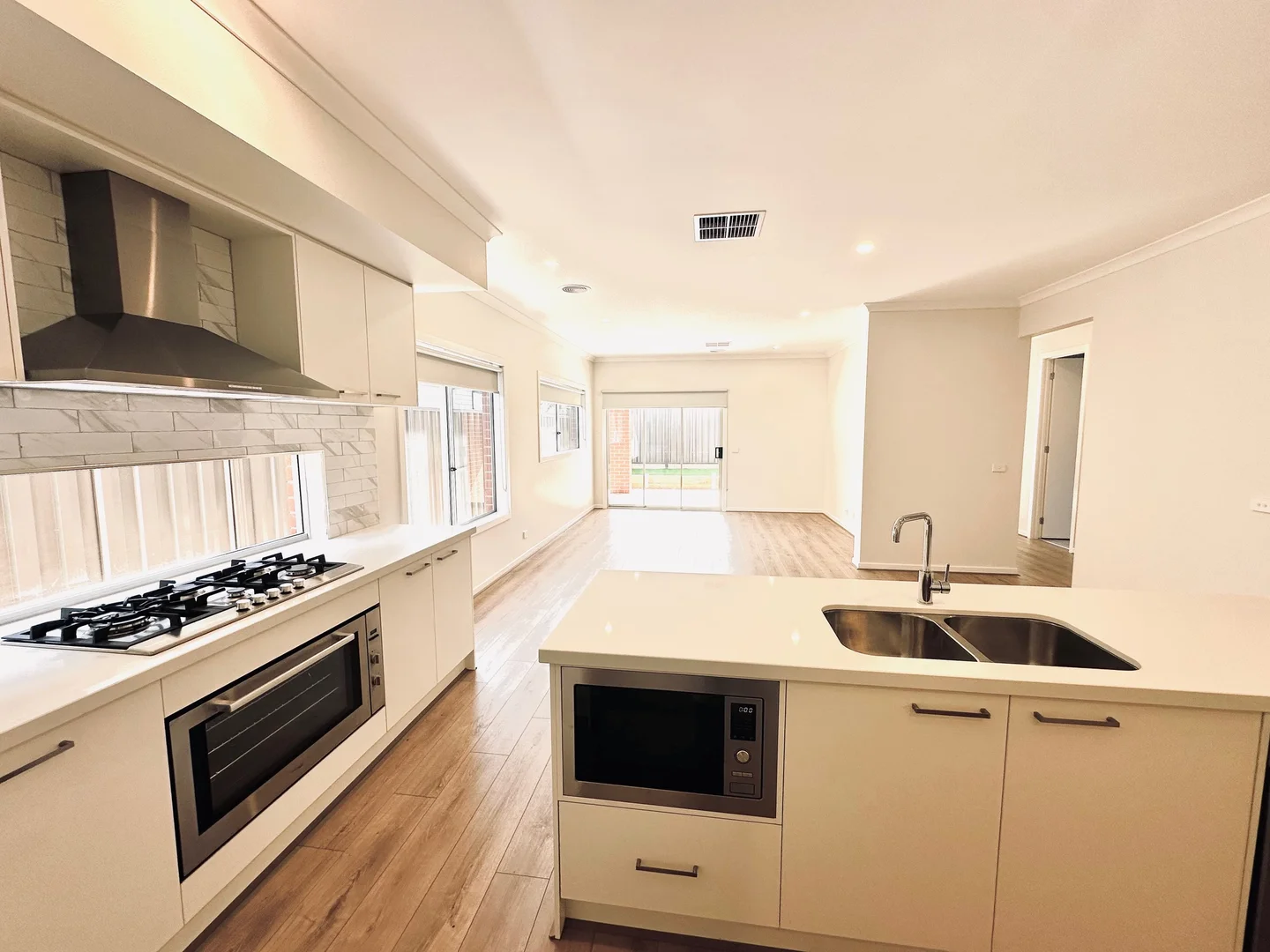 Additional image 10 of 8 Platinum Way, Fraser Rise VIC 3336