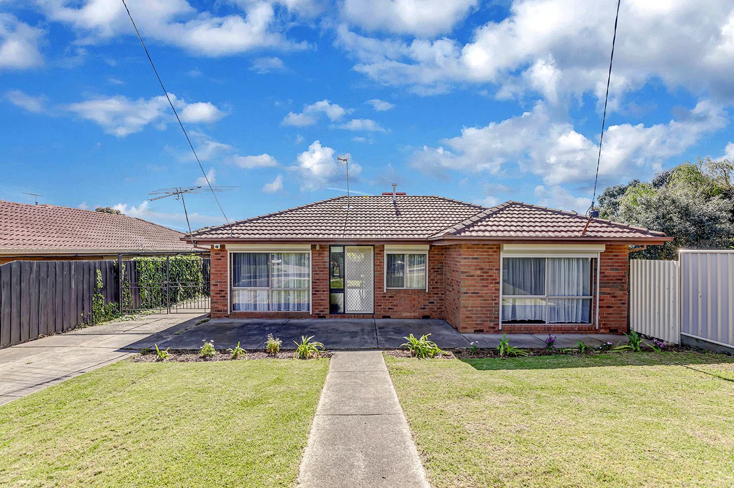 18 Castella Court, Meadow Heights VIC 3048