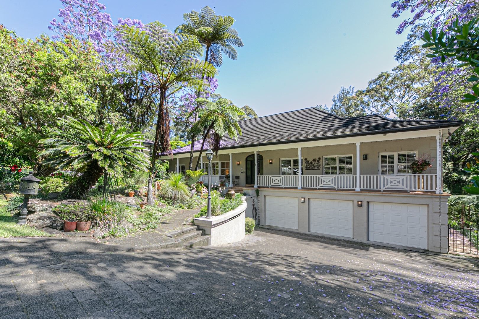 5 bedrooms House in 8 Minns Road GORDON NSW, 2072