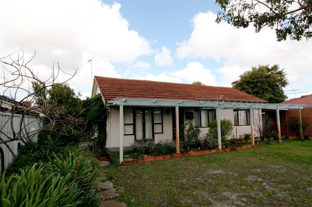 3 bedrooms House in 2A Victoria Street DIANELLA WA, 6059