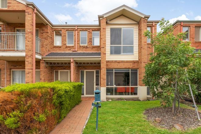 Picture of 16 The Glades, TAYLORS HILL VIC 3037