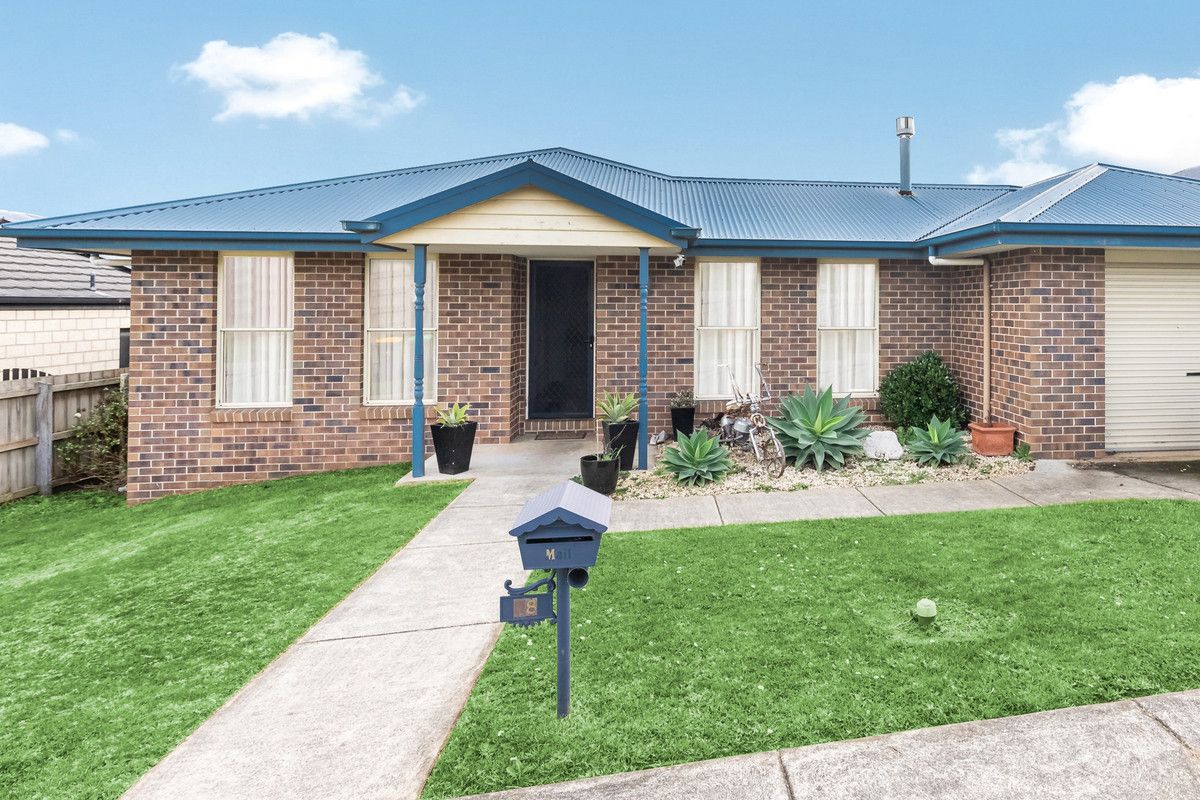 4 bedrooms House in 18 Hakea Court WARRNAMBOOL VIC, 3280