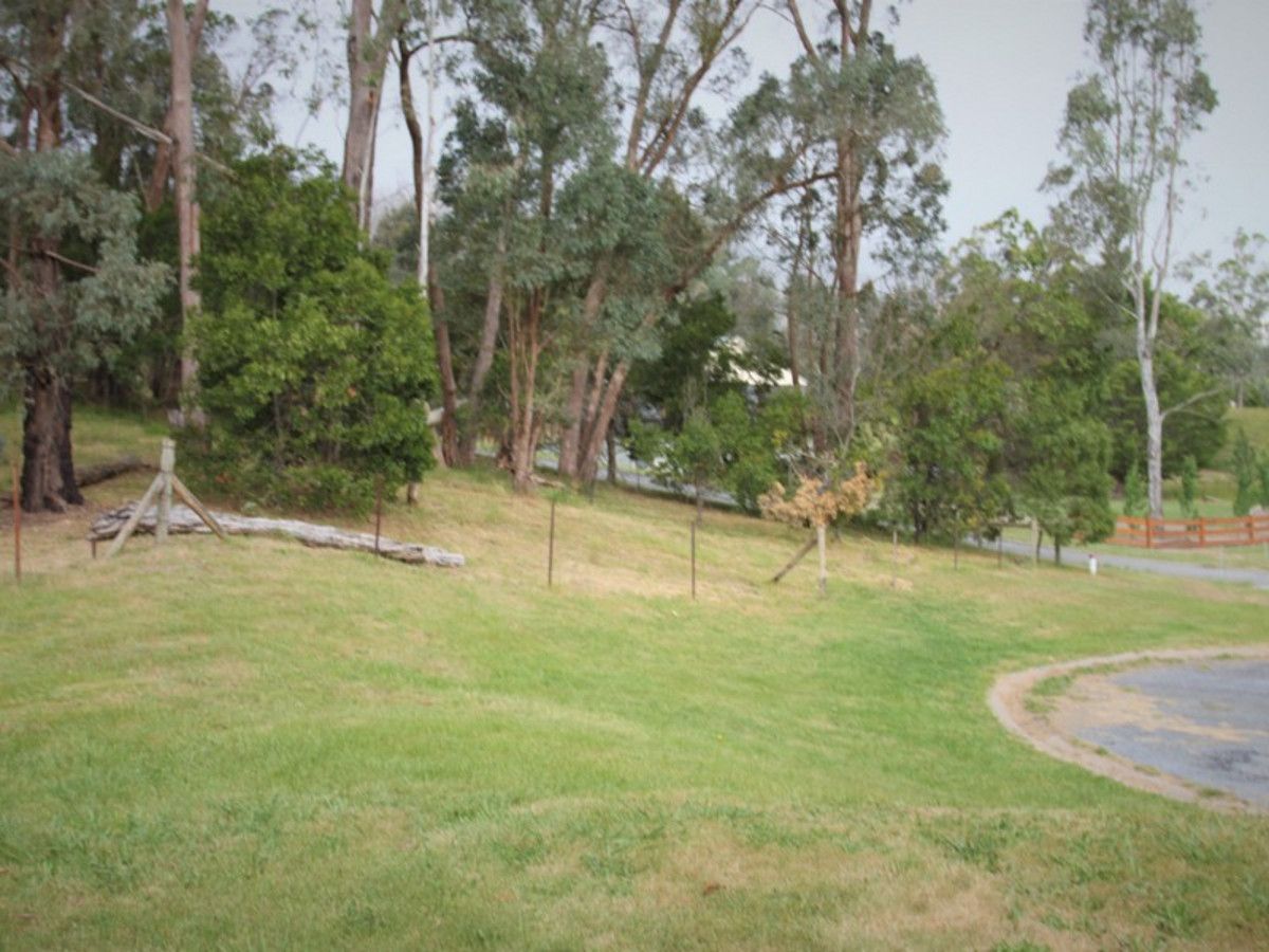 2 Cameron Close, Buxton VIC 3711, Image 0