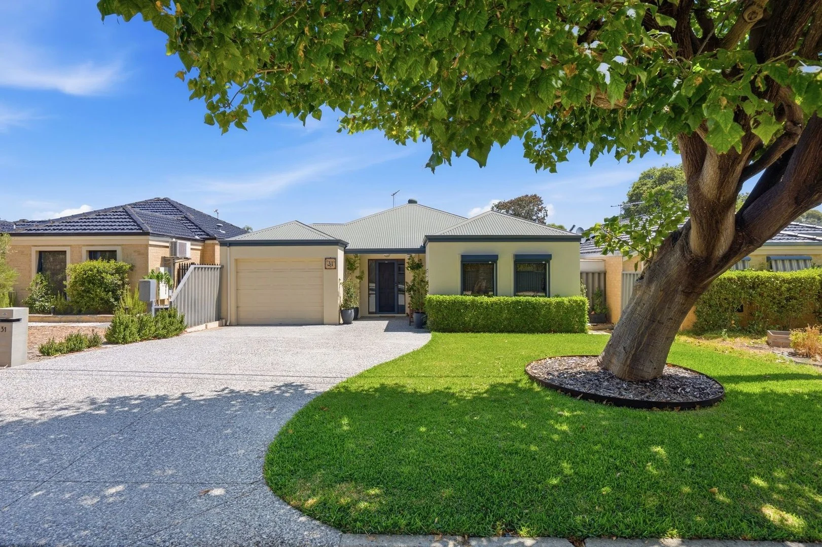 Primary image of 31 Clements Road, Booragoon WA 6154