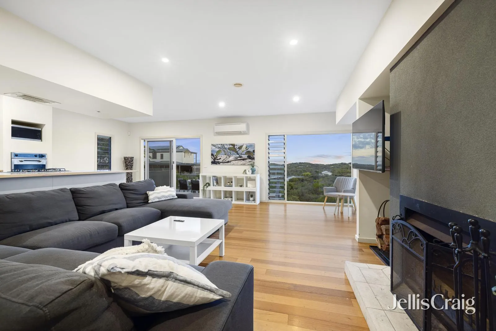 A tranquil haven with abundant land, views and ocean nearby - View 4