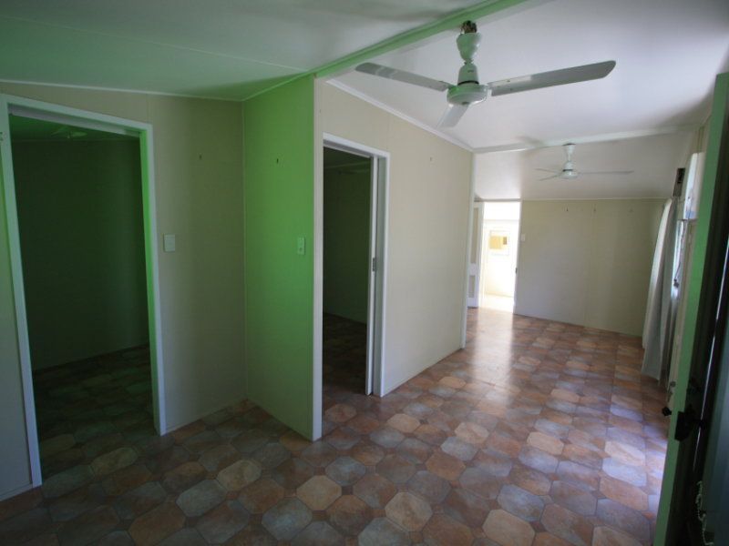 4 Holliman Road, Charters Towers QLD 4820, Image 2
