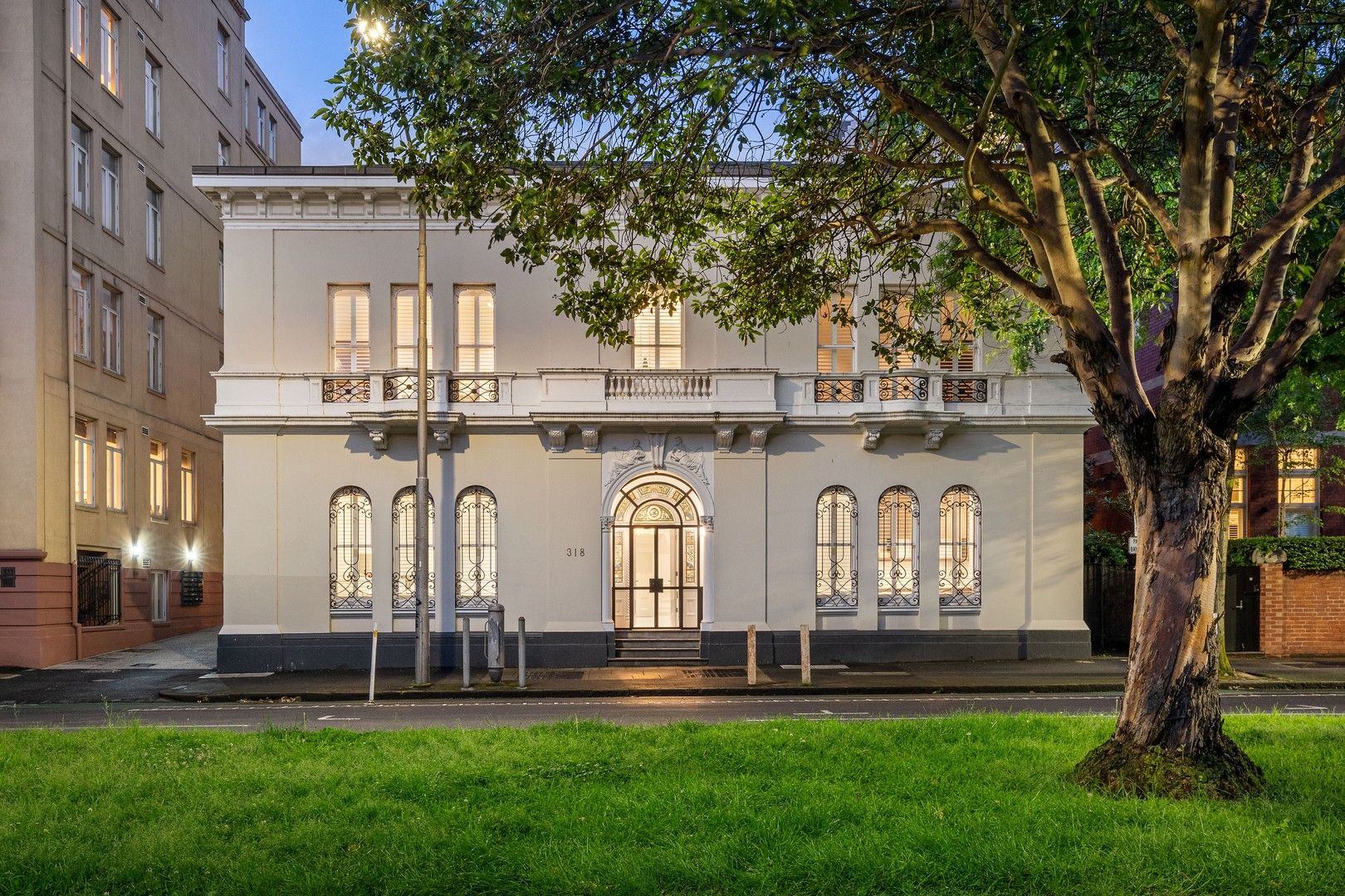4 bedrooms House in 318 Albert Street EAST MELBOURNE VIC, 3002