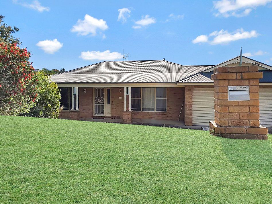 4 bedrooms House in 41 Endurance Court LLANARTH NSW, 2795