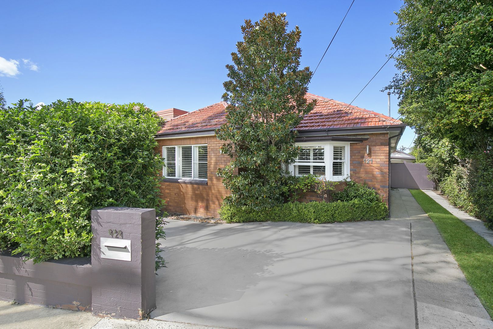 3 bedrooms House in 121 Eastern Valley Way CASTLECRAG NSW, 2068