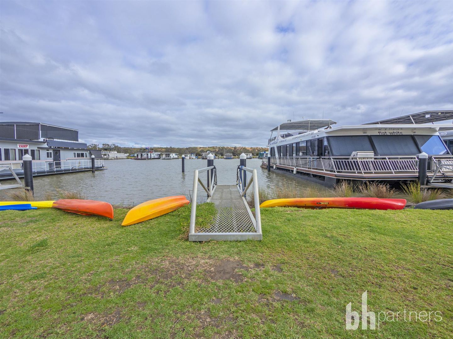 Berth 14, 15,16 Pelican Drive, Mannum SA 5238, Image 2