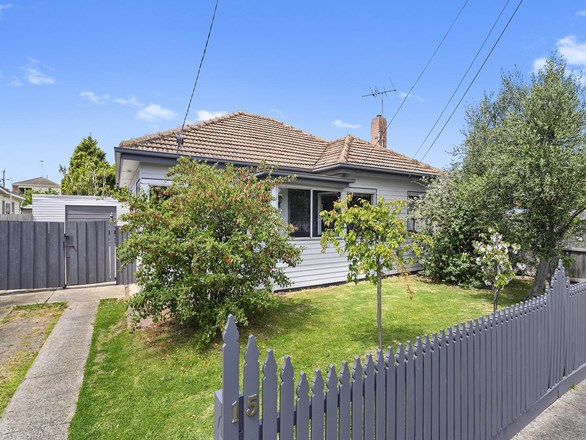 15 Brayshay Road, Newcomb VIC 3219