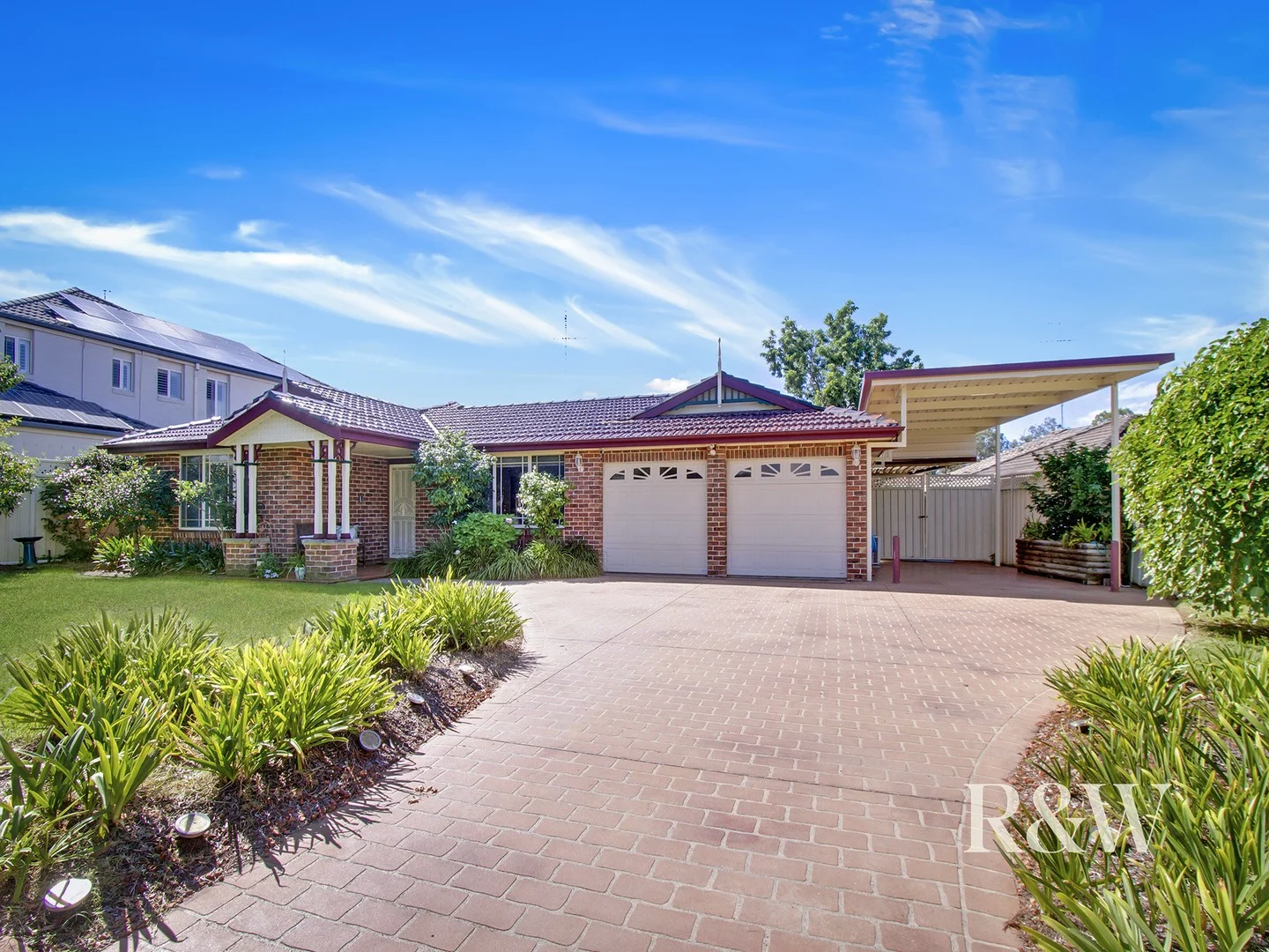 122 Explorers Way, St Clair NSW 2759