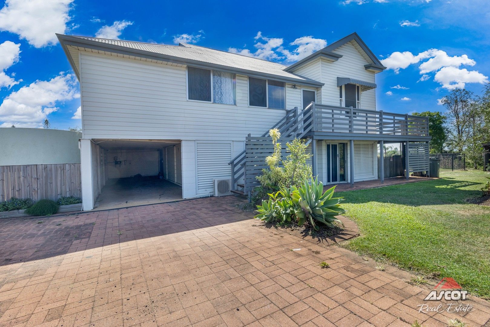 5 bedrooms House in 79 Zielke Avenue KALKIE QLD, 4670