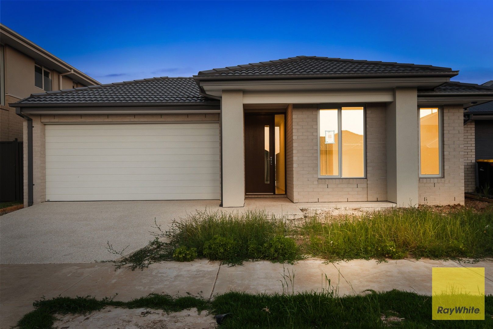 4 bedrooms House in 8 Nabro Street TRUGANINA VIC, 3029