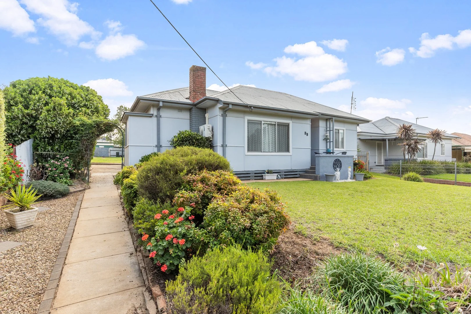 61 Seignior Street, Junee NSW 2663