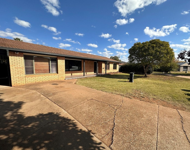 8 Sandra Place, Dubbo NSW 2830