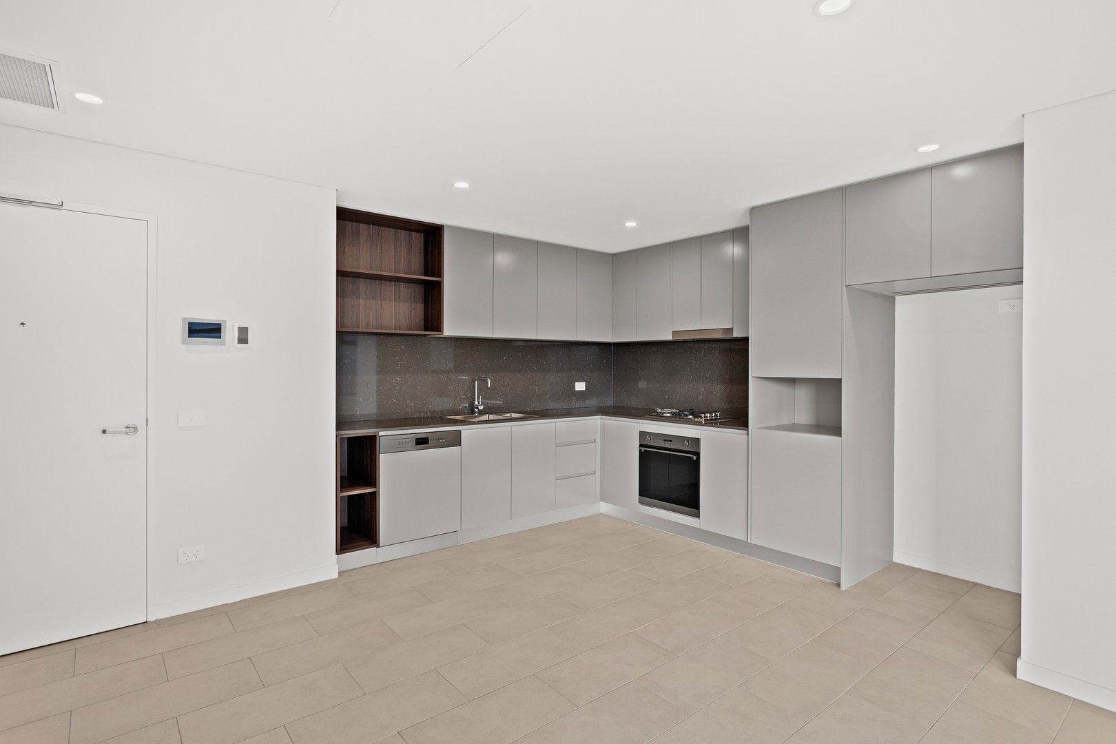 2 bedrooms Apartment / Unit / Flat in 608/88 Keira Street WOLLONGONG NSW, 2500