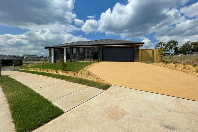 Picture of 33 Waterhouse Place, BRADBURY NSW 2560