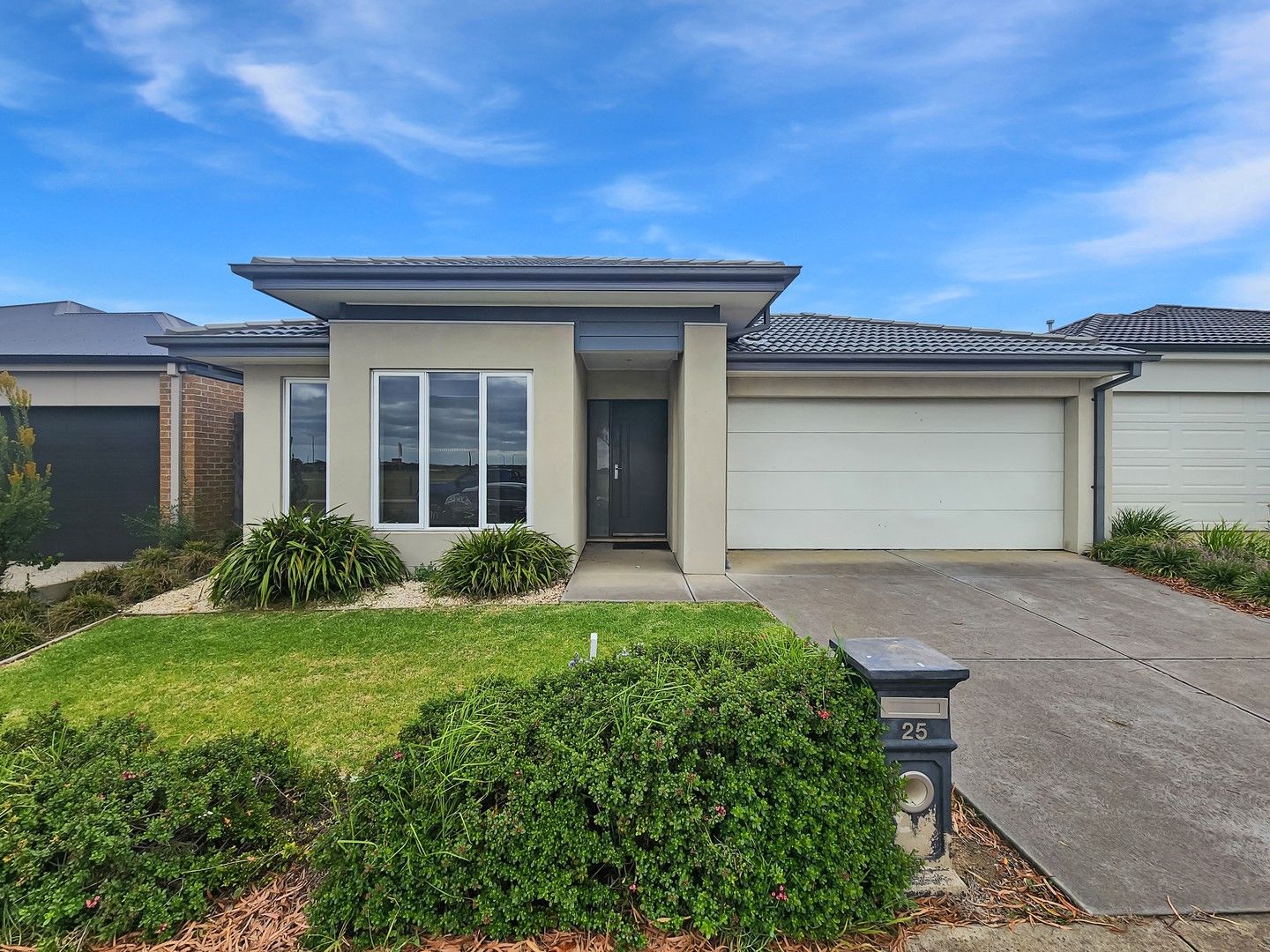 4 bedrooms House in 25 Compass Way MOUNT DUNEED VIC, 3217