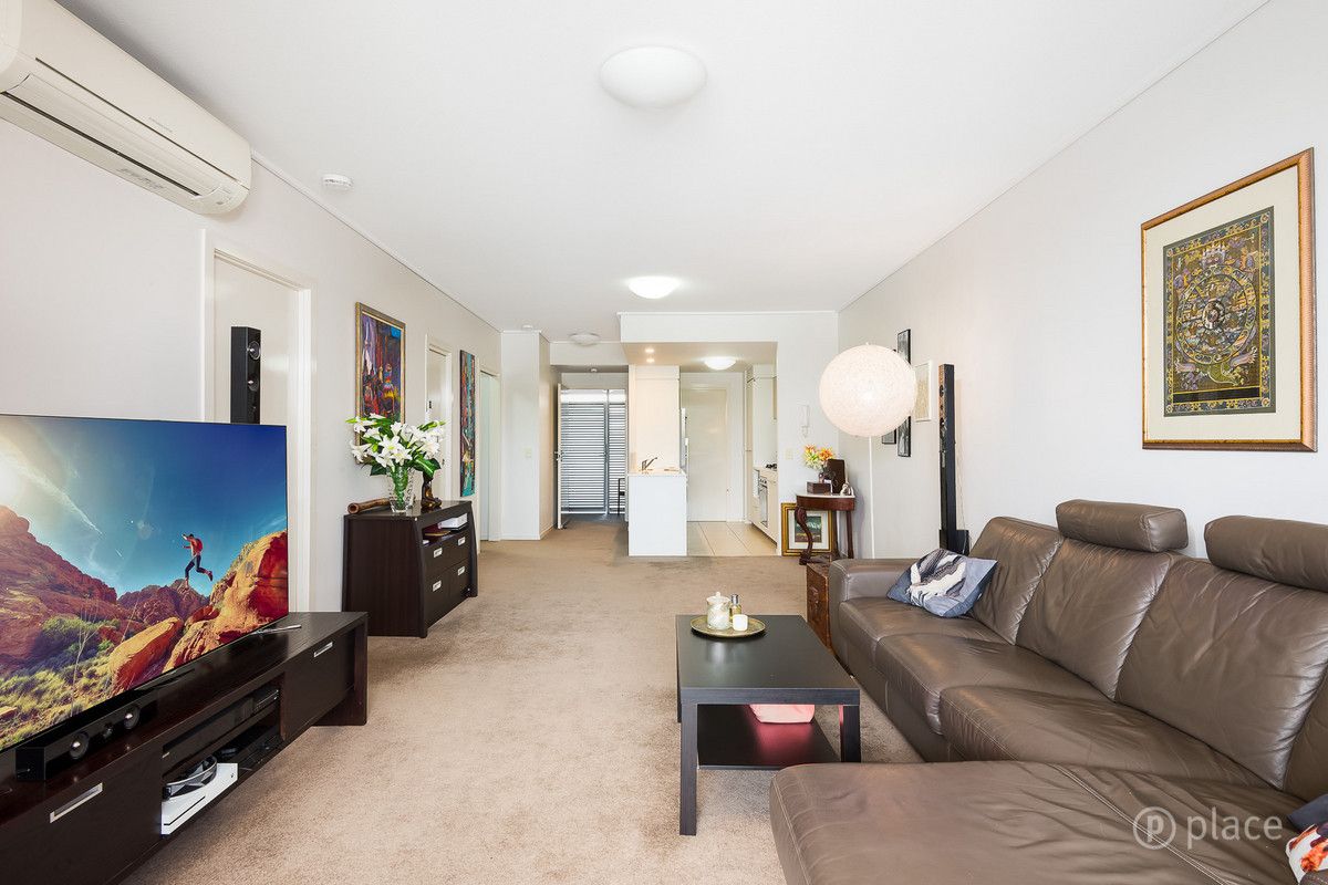 3403/16-28 Surbiton Court, Carindale QLD 4152, Image 1