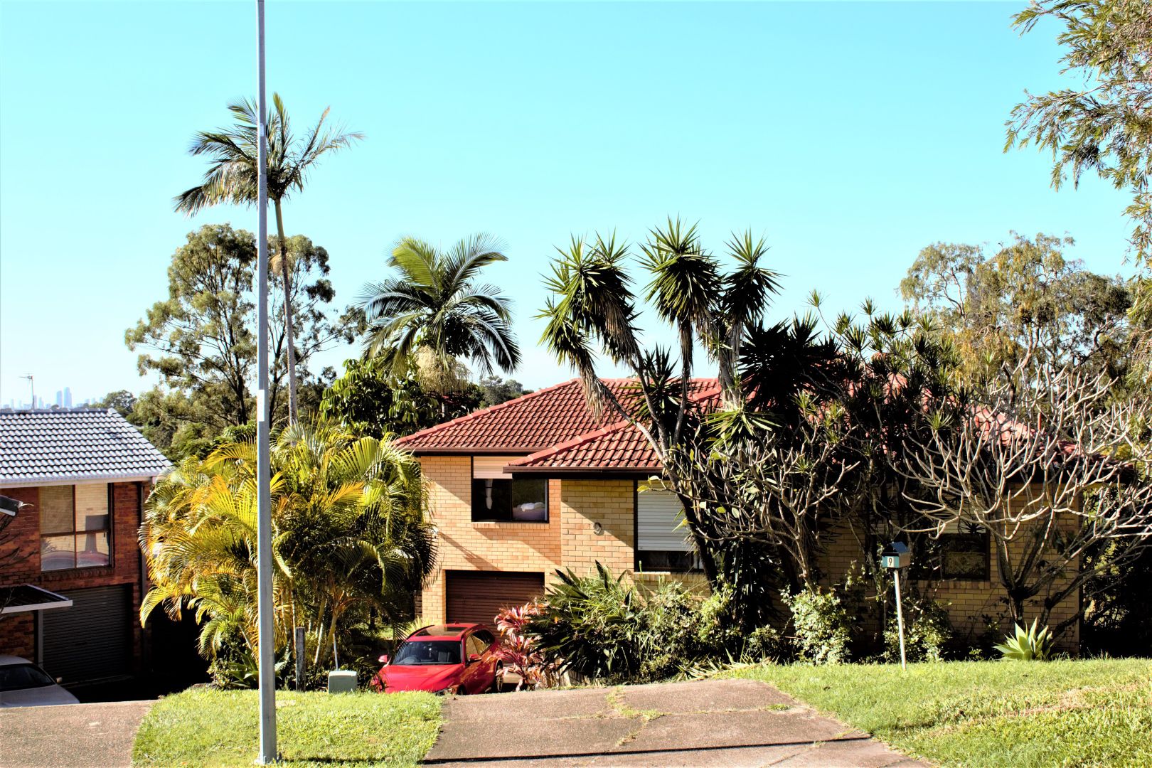 9 Moray Court, Highland Park QLD 4211, Image 2