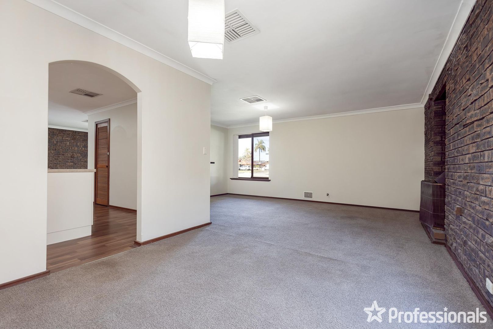 56 Albatross Pass, Willetton WA 6155, Image 2