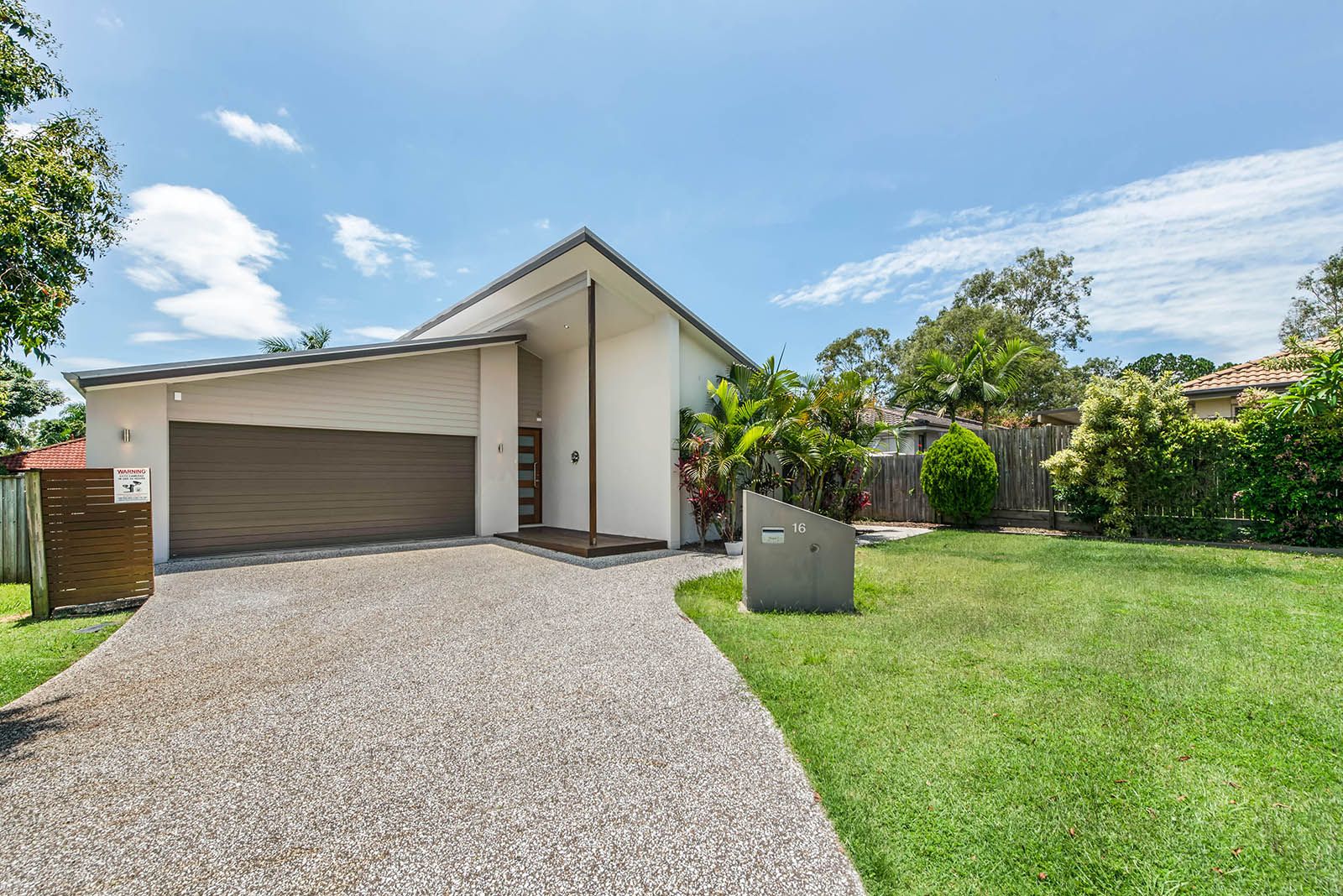 4 bedrooms House in 16 Azahar Street CARSELDINE QLD, 4034