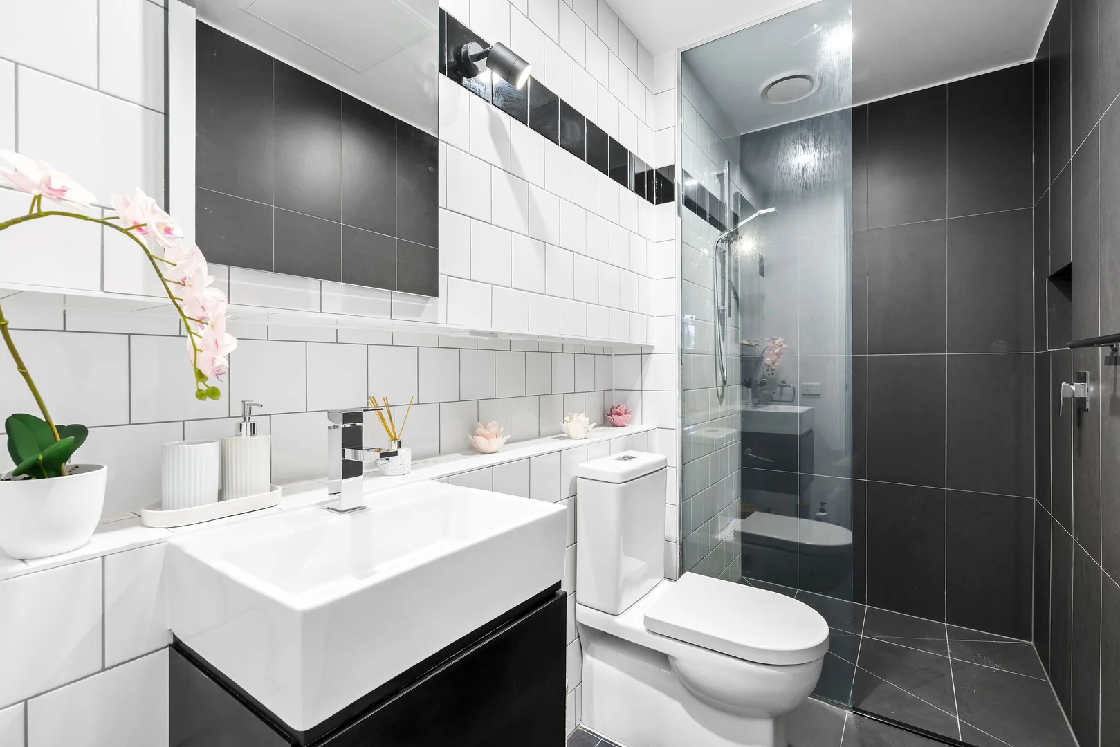 Additional image 8 of 102/324 Pascoe Vale Road, Essendon VIC 3040