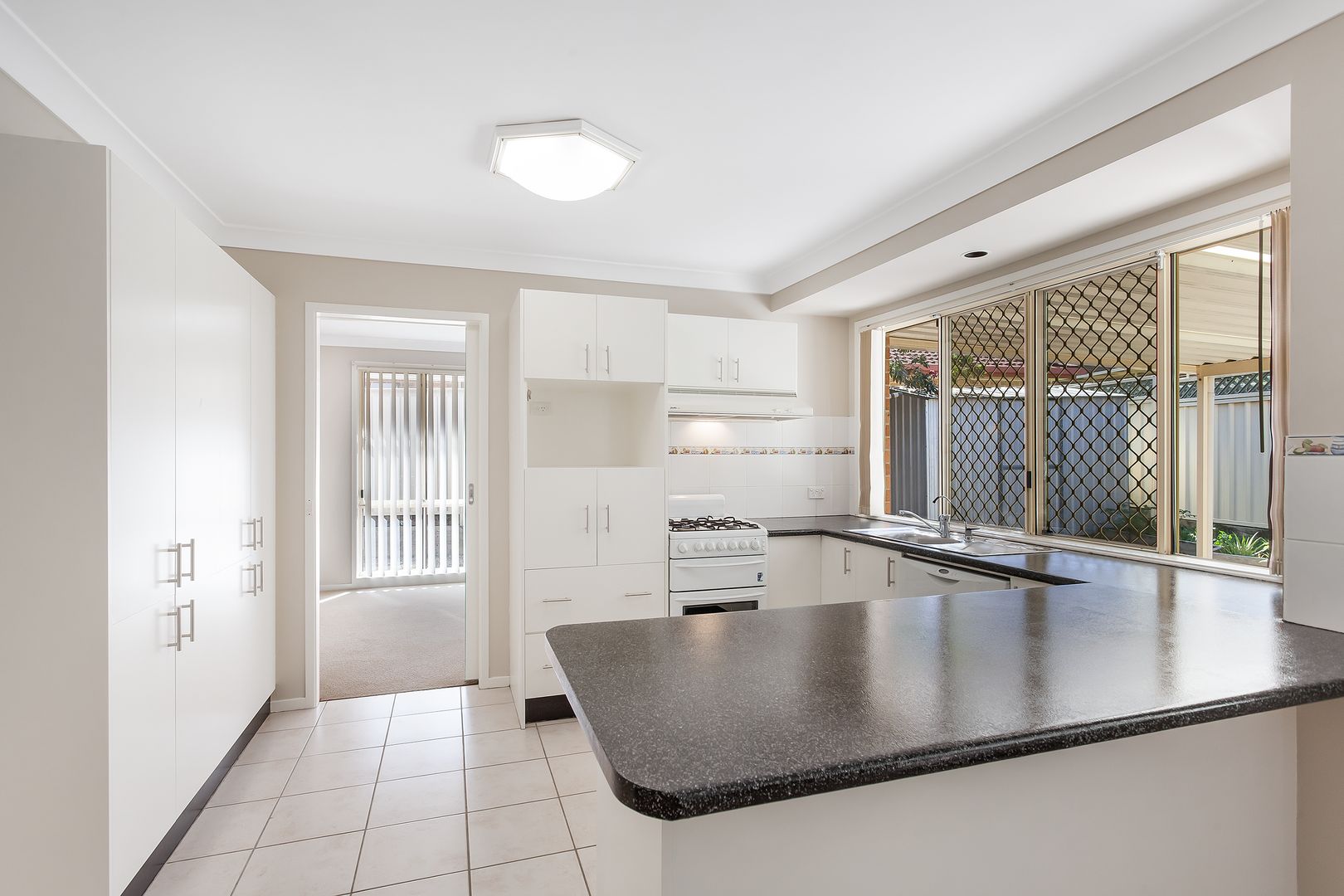 2 Red Cedar Close, Ourimbah NSW 2258, Image 2