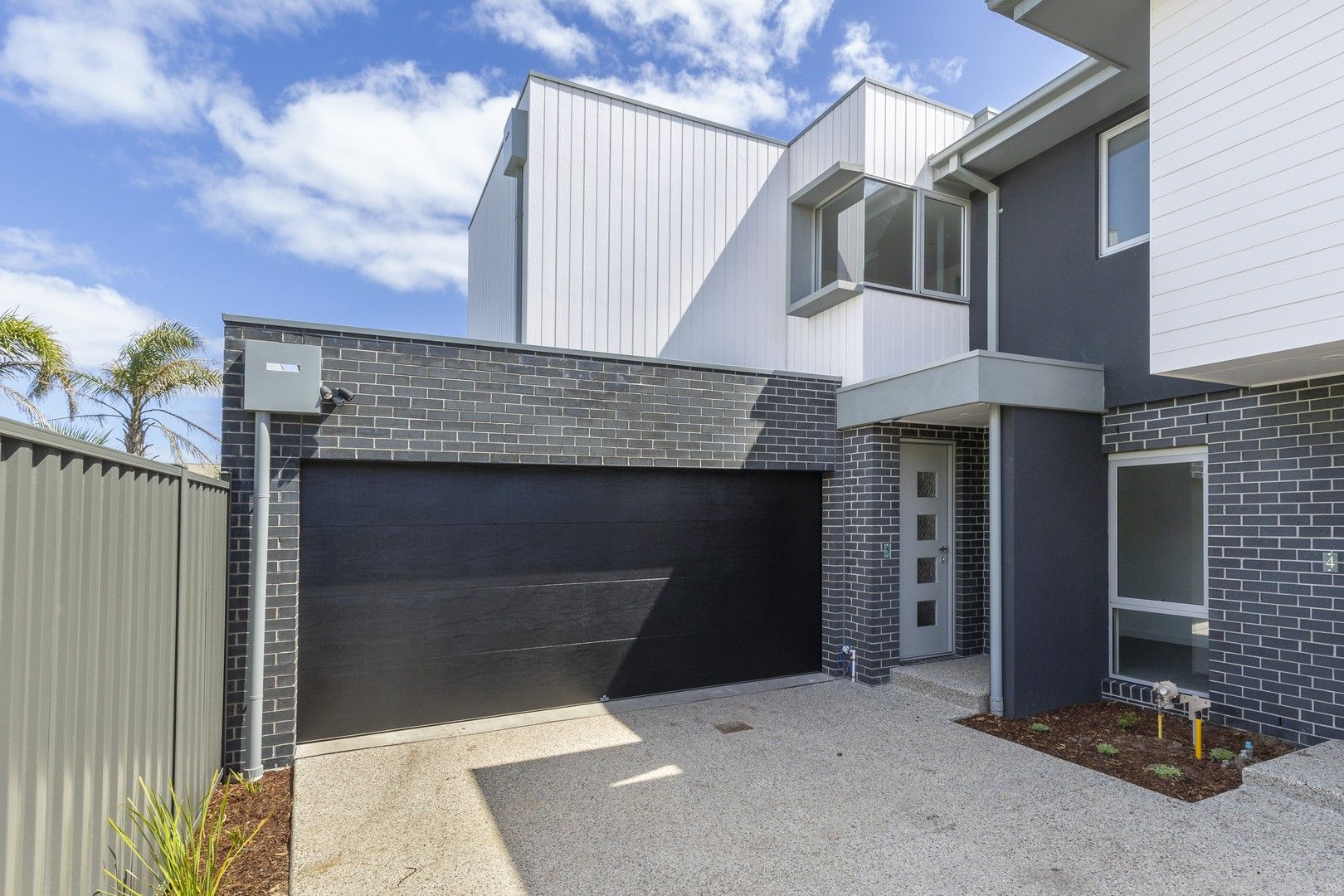 3 bedrooms Townhouse in 5/89 Dromana Parade SAFETY BEACH VIC, 3936
