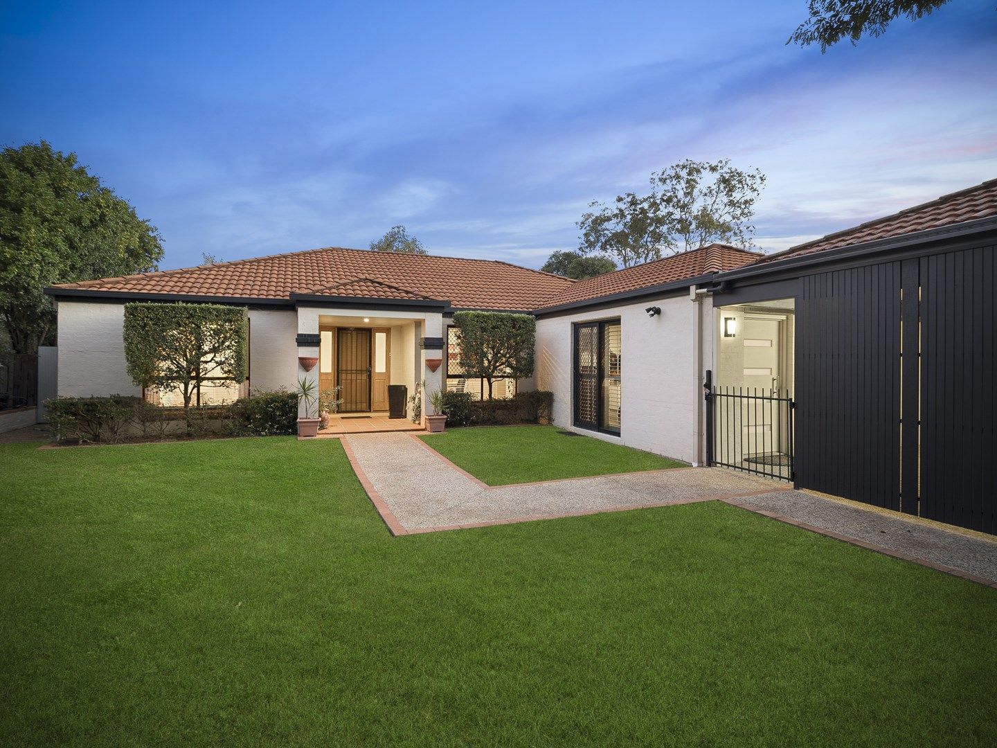 27 Killarney Place, Chermside West QLD 4032, Image 0