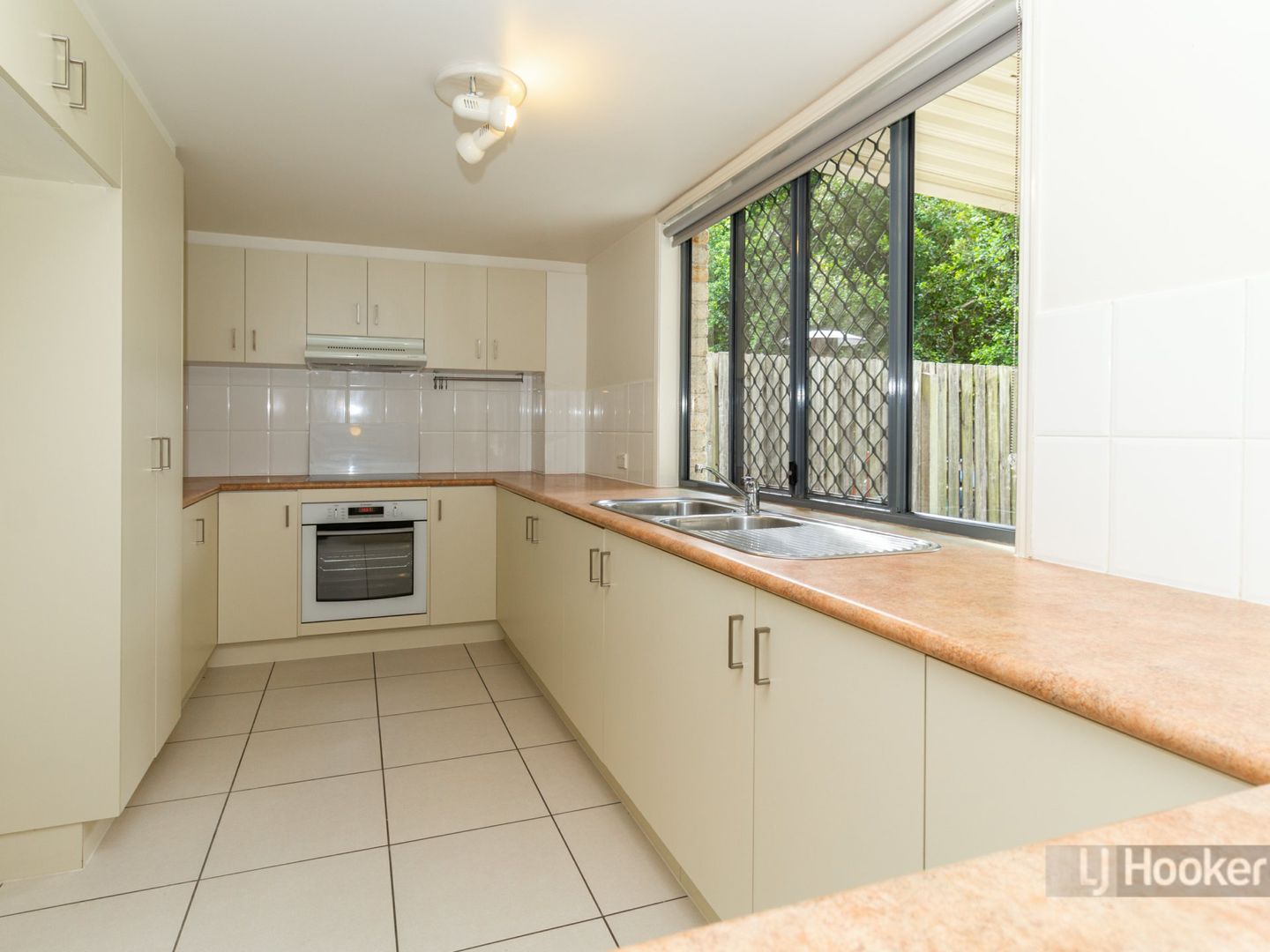 2/28 Cherrytree Place, Waterford West QLD 4133, Image 1