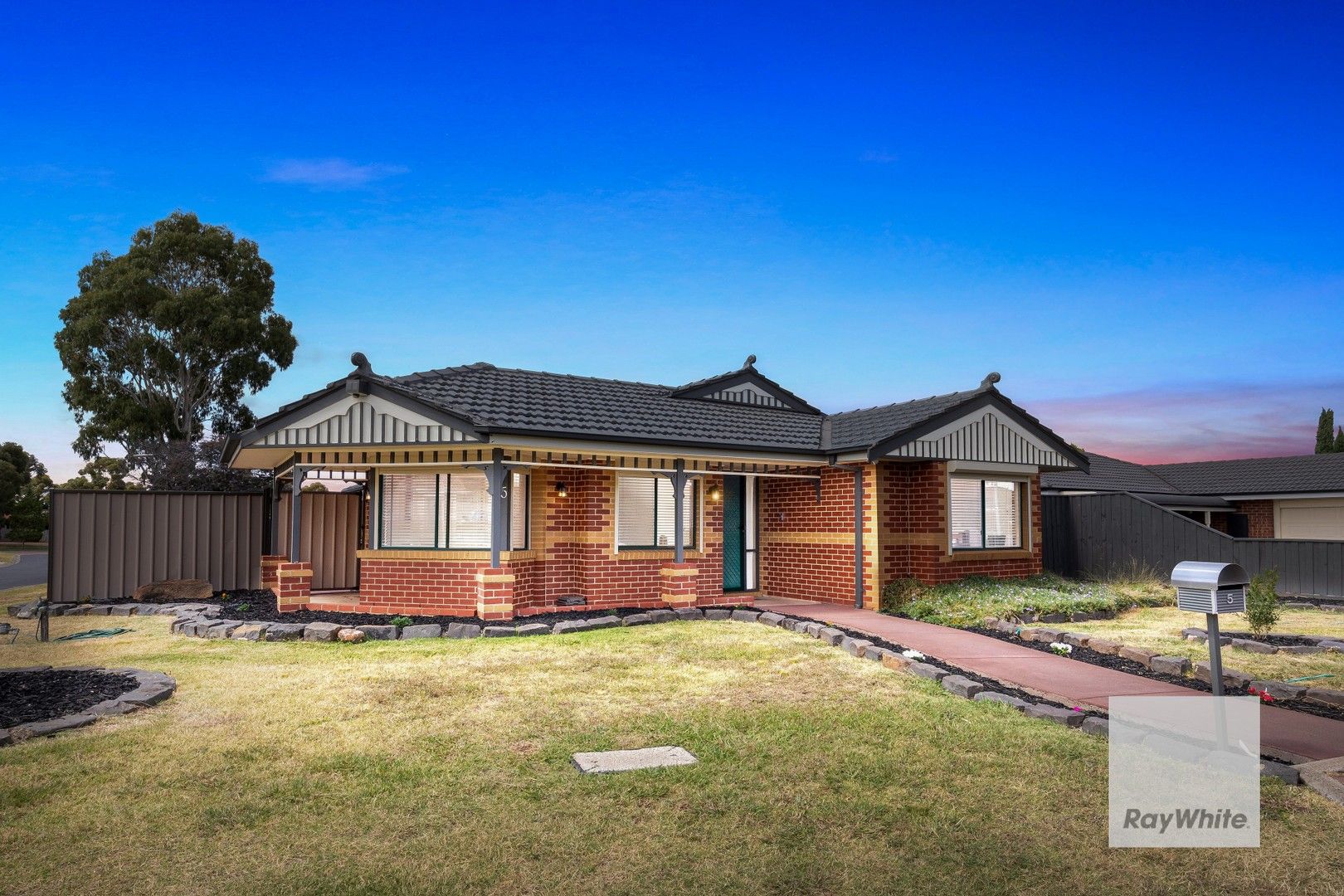 5 Sandstone Court, Delahey VIC 3037, Image 0