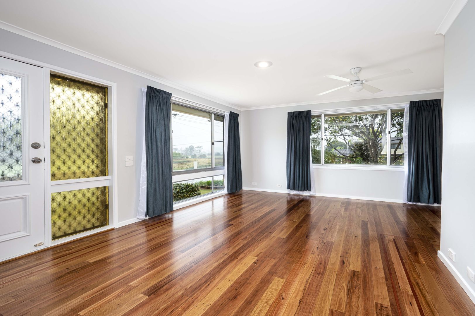 21 Edward Street, The Oaks NSW 2570, Image 2