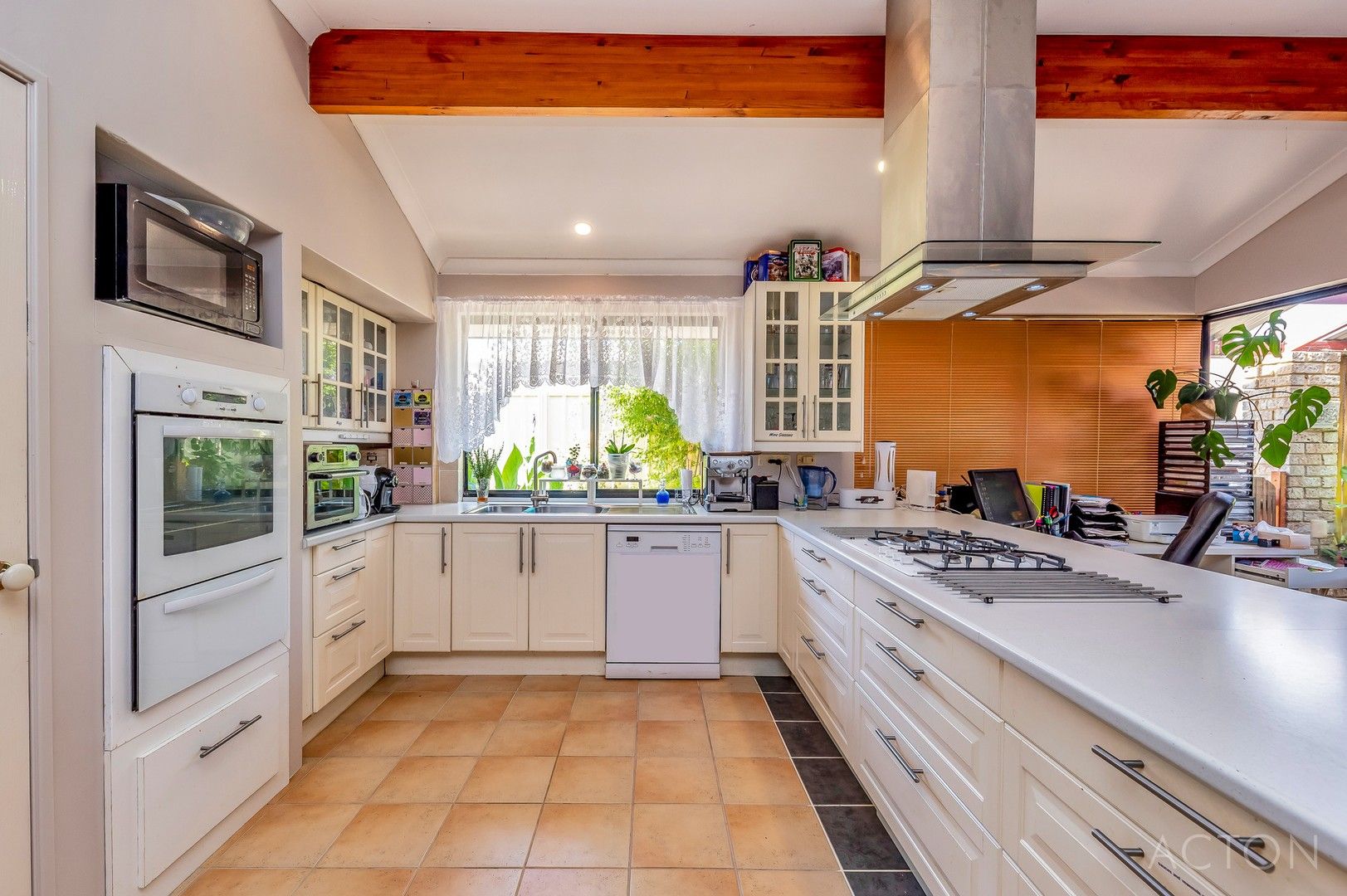 4 bedrooms House in 25 Staunton Rise HALLS HEAD WA, 6210