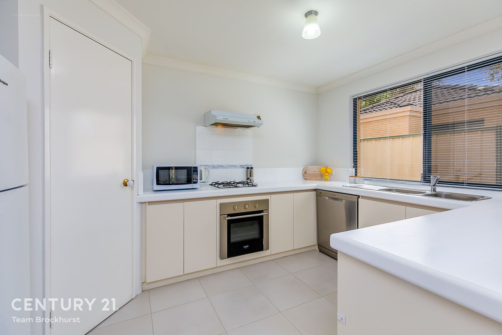 7/3 Garden Street, Cannington WA 6107, Image 2