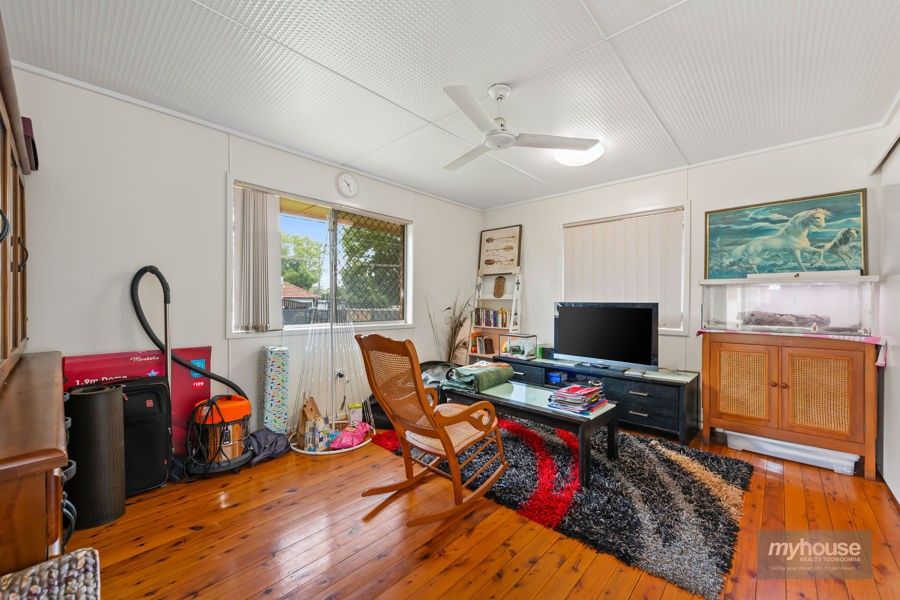 162 Hill Street, Newtown QLD 4350, Image 2