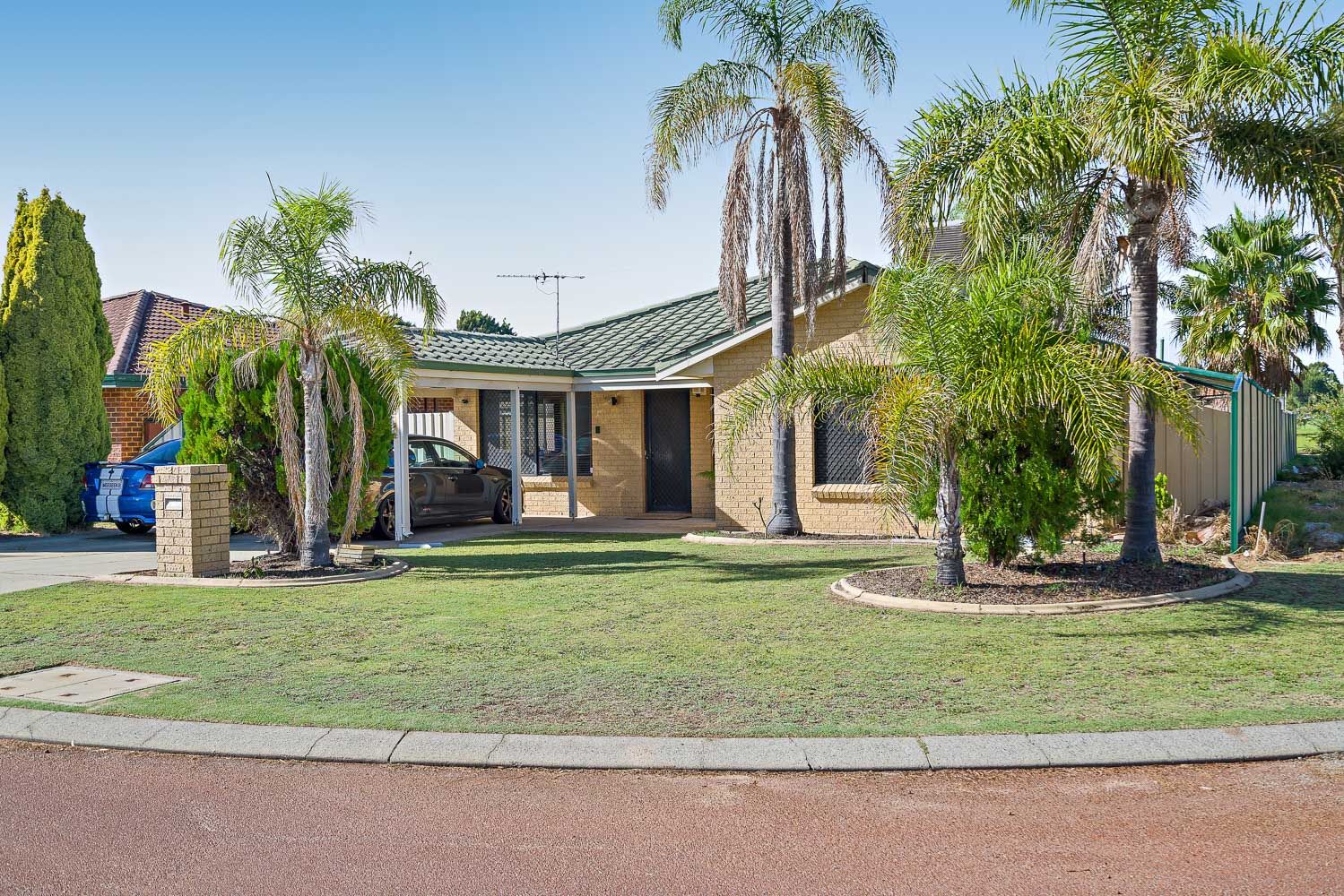 3 bedrooms House in 2 Bream Court WARNBRO WA, 6169