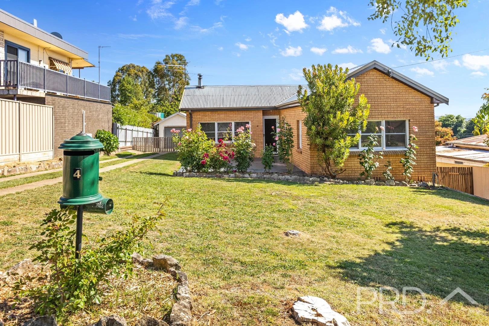 4 Mountain Avenue, Batlow NSW 2730