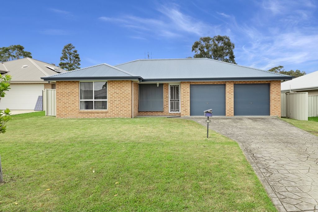 4 bedrooms House in 11 Denbigh Place SOUTH NOWRA NSW, 2541