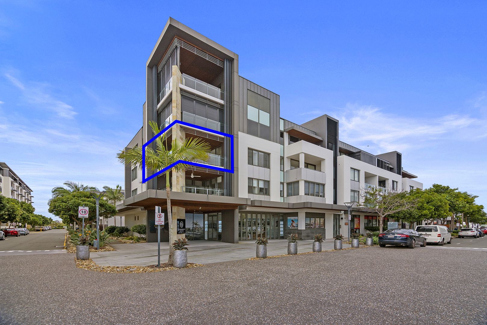 4302/2 Sunset Avenue, Paradise Point QLD 4216, Image 2