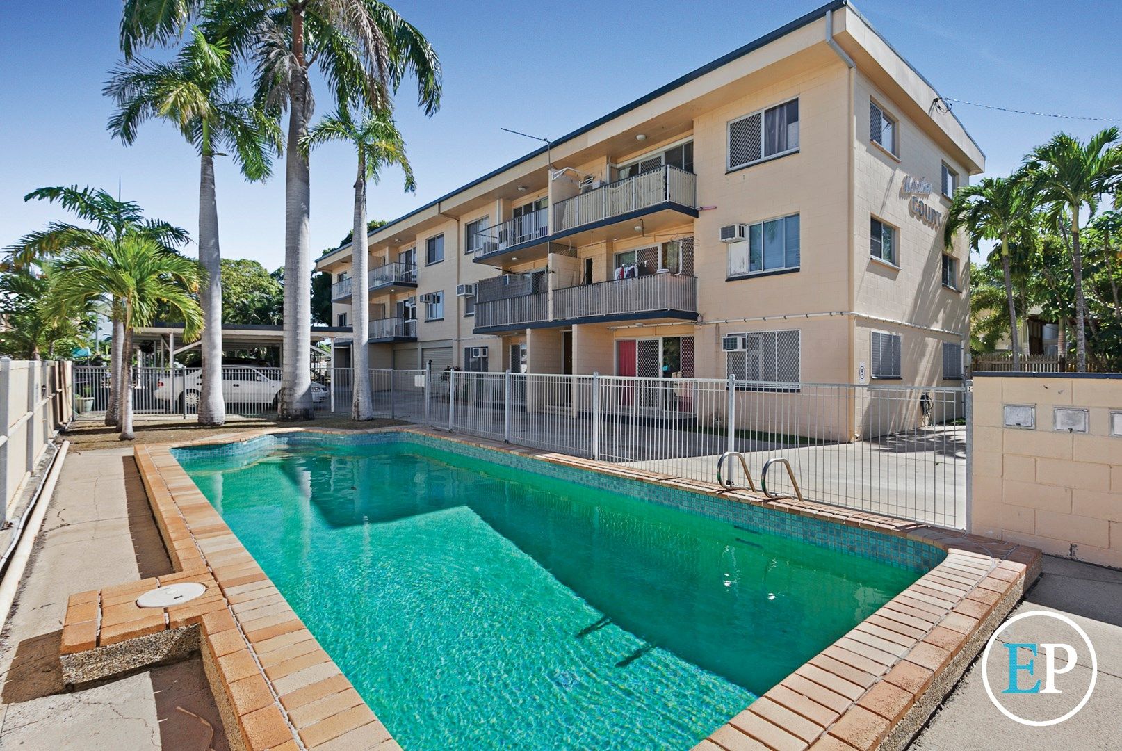 2/11 Vaughn Street, West End QLD 4810, Image 0