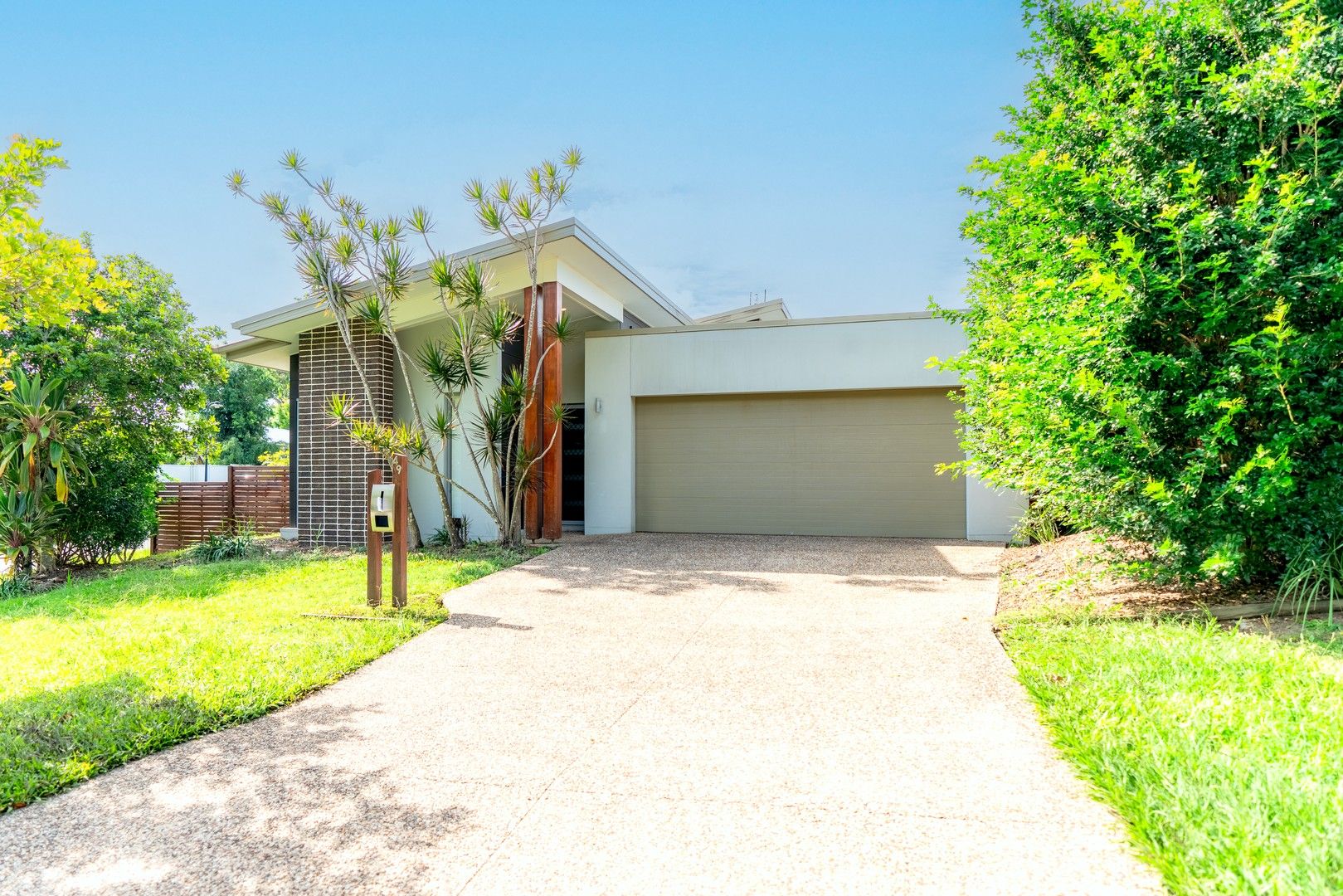 5 bedrooms House in 49 Edwardson Drive COOMERA QLD, 4209