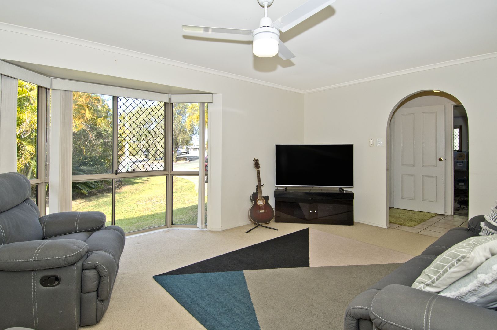 21 Denkmann Court, Windaroo QLD 4207, Image 2