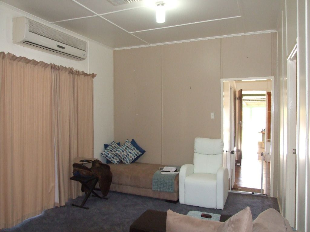 36 Miner Road, Longreach QLD 4730, Image 2