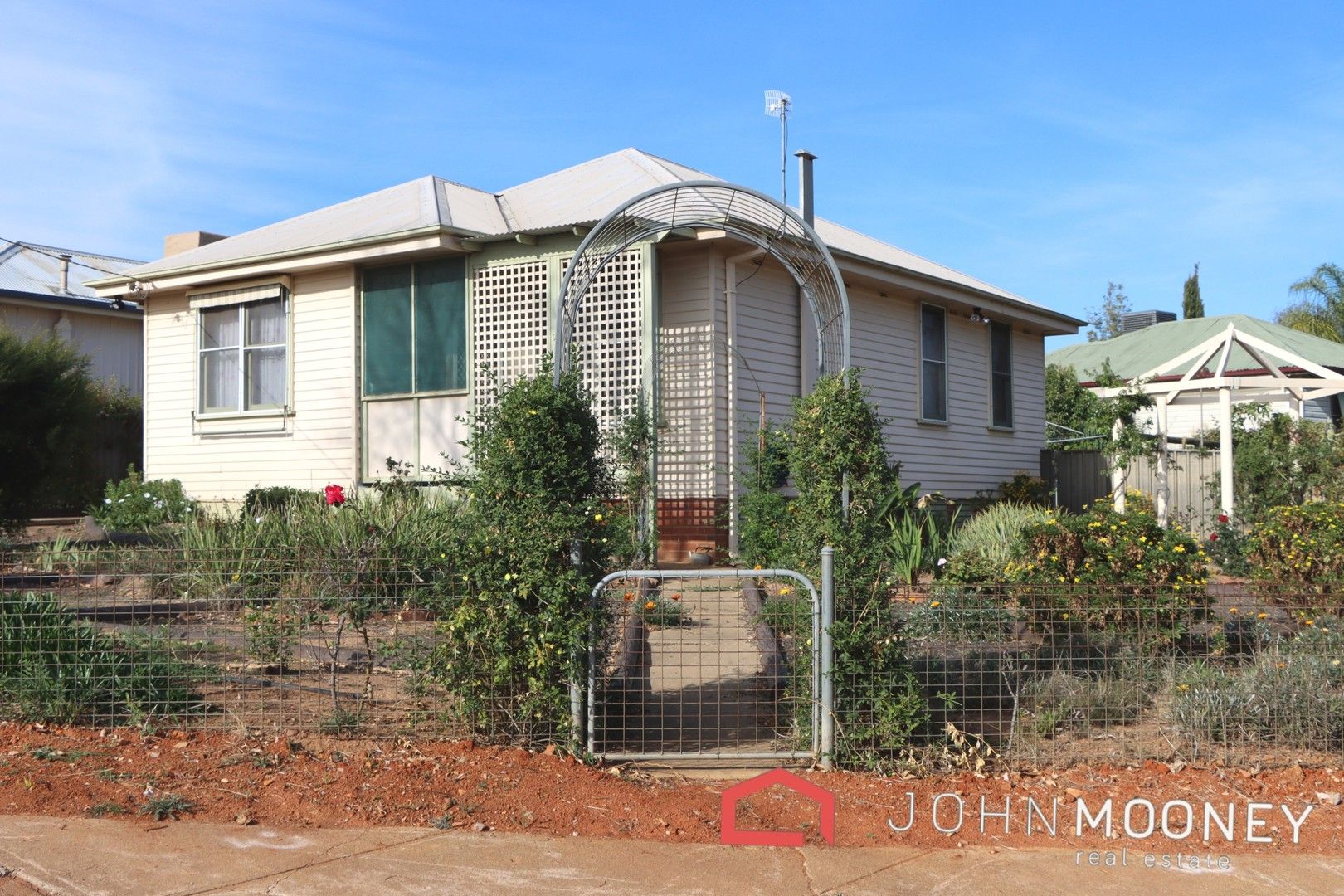 9 Spooner Avenue, Mount Austin NSW 2650, Image 0