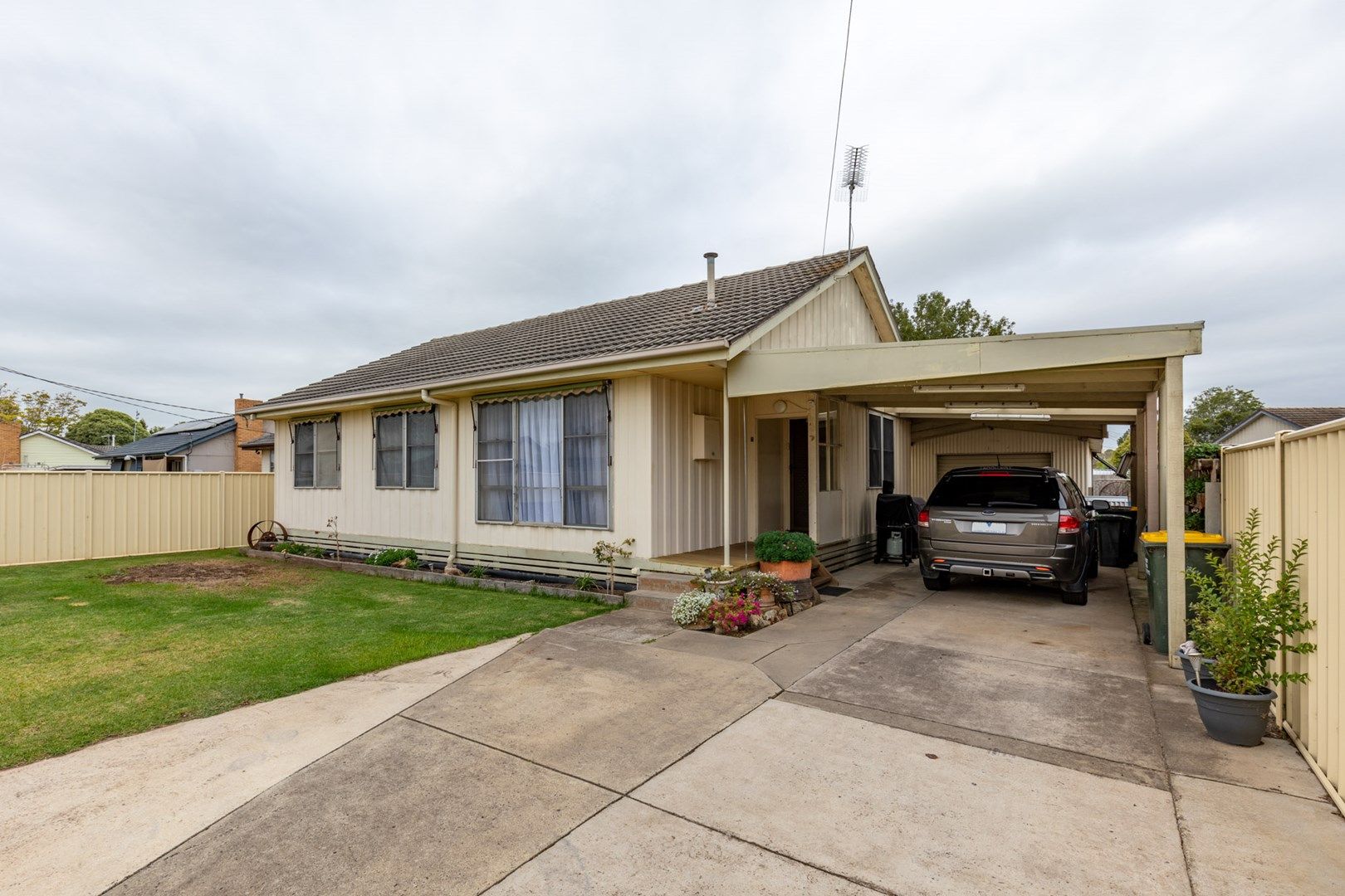 7 Overend Crescent, Sale VIC 3850, Image 1