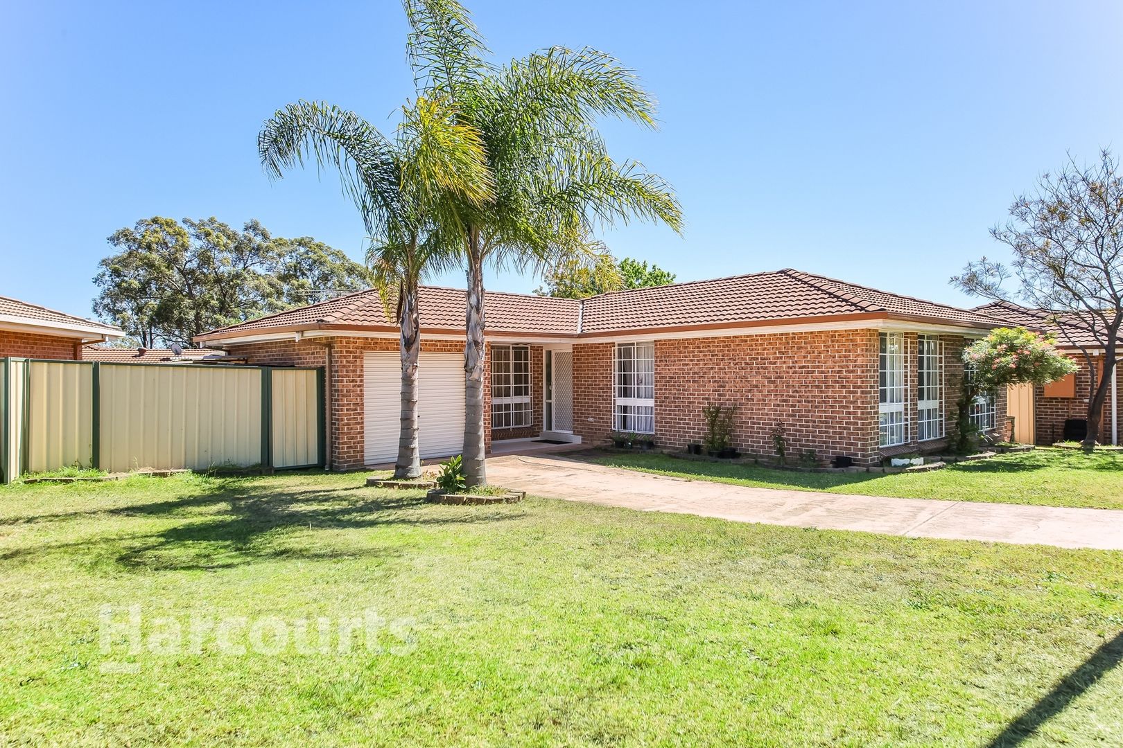 8 Briggs Place, St Helens Park NSW 2560, Image 2
